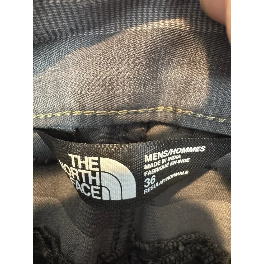 The North Face Grey‎ Plaid Striped Shorts Mens Size 36 Outdoors Hiking TNF